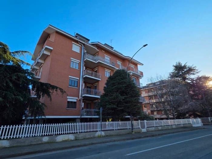 Appartamento con 6 locali in vendita in Via Valence, Stadio, Asti
