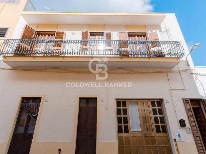 Casa con 5 locali in vendita in Via Cesare Balbo, Cutrofiano