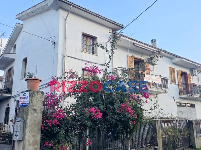 Casa con 6 locali in vendita in Cda Piano dello Schiavo, Firmo