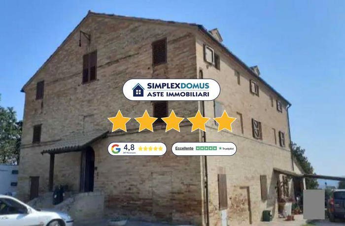 Appartamento con 6 locali in vendita in Contrada Cervanello, Macerata