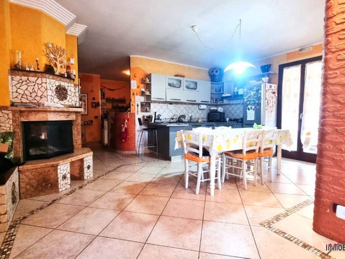 Appartamento trilocale in vendita in Abbadia Campolungo, Colle di Val d'Elsa