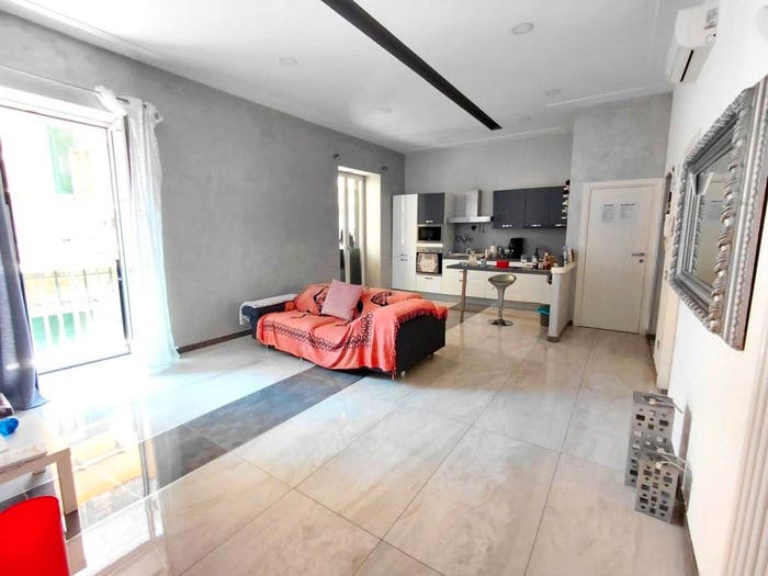 Appartamento quadrilocale in vendita in Via Speranzella, Quartieri Spagnoli, Napoli