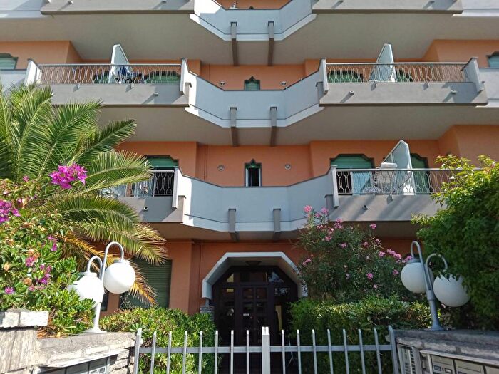 Appartamento trilocale in vendita in Via Aurelia, Piani di Borghetto Ospedale, Bordighera