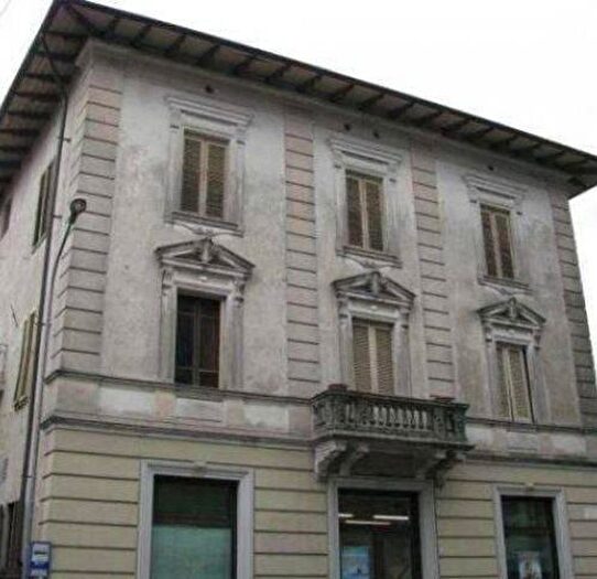 Appartamento con 5 locali in vendita in Largo Roma, Barga
