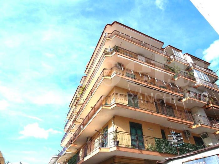 Appartamento trilocale in vendita in via Don Cesare Errichiello, Arzano