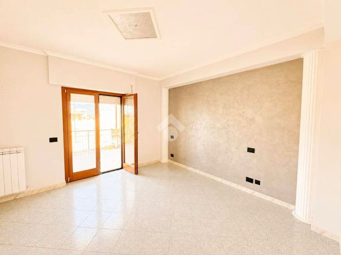 Appartamento quadrilocale in vendita in Appartamento via lazio, Centro, Fondi