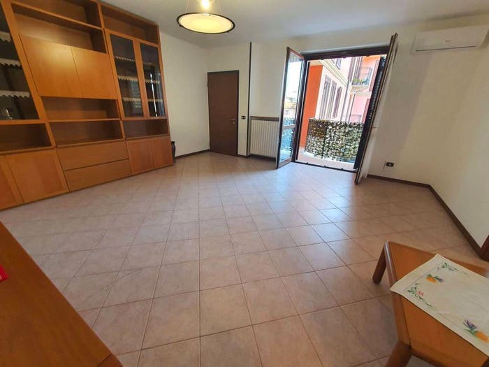 Appartamento trilocale in vendita in via Vittorio Emanuele, Dovera