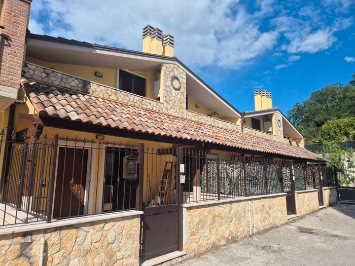 Casa con 5 locali in vendita in Via Arsenio Arcangeli, Bosco, Perugia