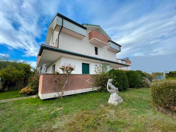 Casa con 6 locali in vendita in Padre Emilio Venturini, Brondolo, Chioggia