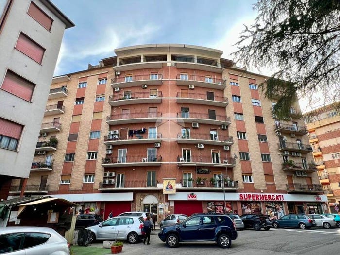 Appartamento bilocale in vendita in Piazza Europa, Centro, Cosenza