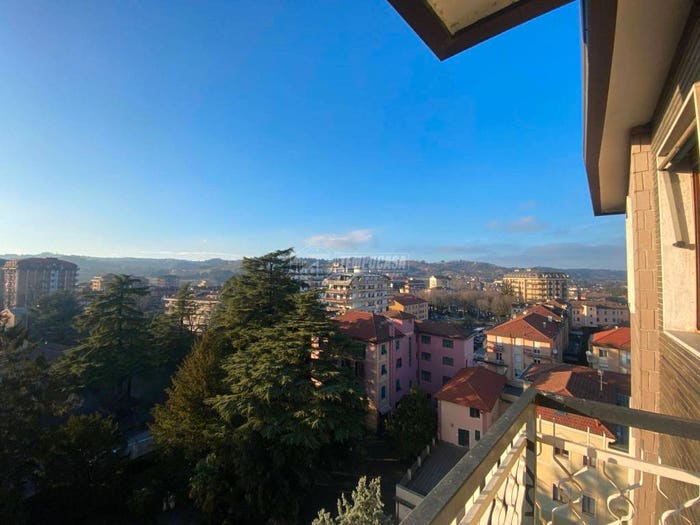 Appartamento con 5 locali in vendita in Via Piave, Centro, Ovada