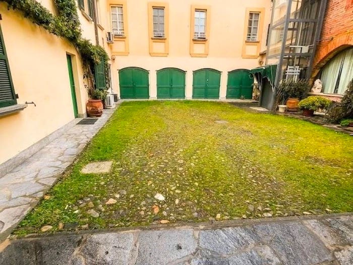 Appartamento trilocale in vendita in Via Pietro Carpanelli, Centro Storico, Pavia