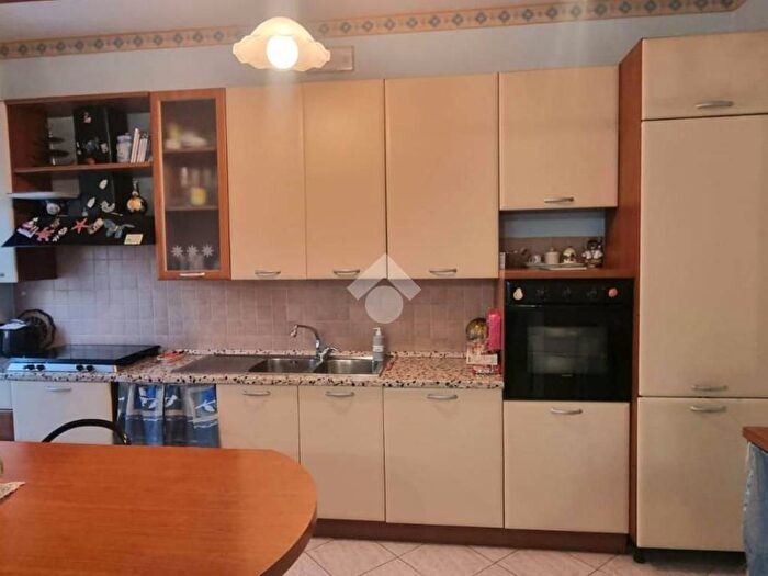 Appartamento bilocale in vendita in Via Dei Crociati, Catanzaro Lido, Catanzaro