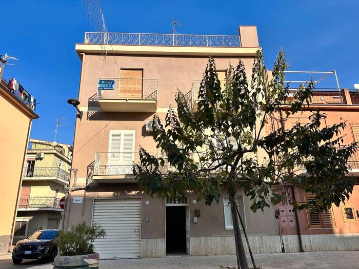 Appartamento trilocale in vendita in Via Libertà, Finale, Pollina