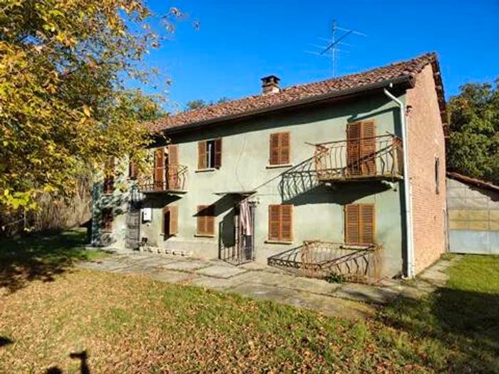 Casa con 6 locali in vendita in Via Maestra, Portacomaro