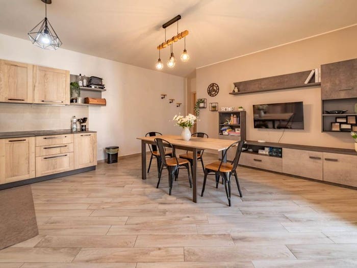 Appartamento trilocale in vendita in Via Friuli, Cesano Maderno