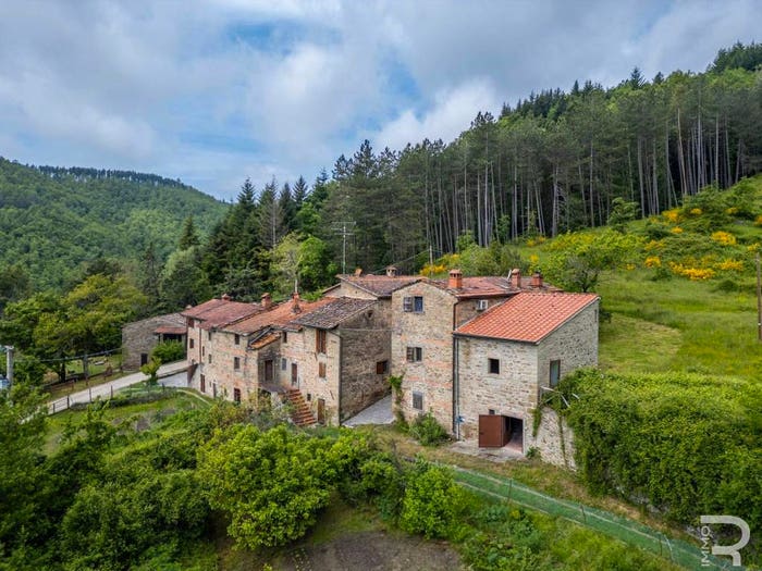 Casa con 6 locali in vendita in Strada Provinciale di Camaldoli, Bibbiena