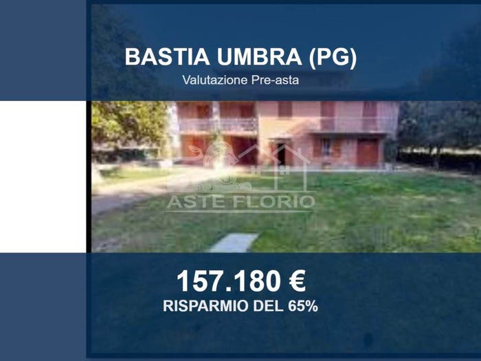Casa con 6 locali in vendita in Viale del Popolo, Bastia, Bastia Umbra