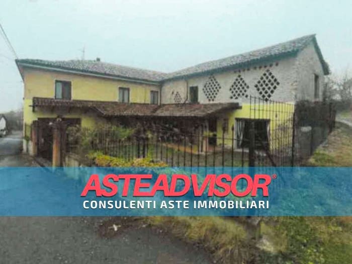 Casa con 6 locali in vendita in Frazione Moirano Borgata Bricco, Acqui Terme