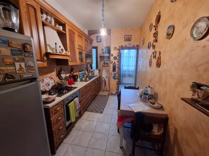 Appartamento con 6 locali in vendita in Vicolo delle Lavandaie, Cisternone, Livorno