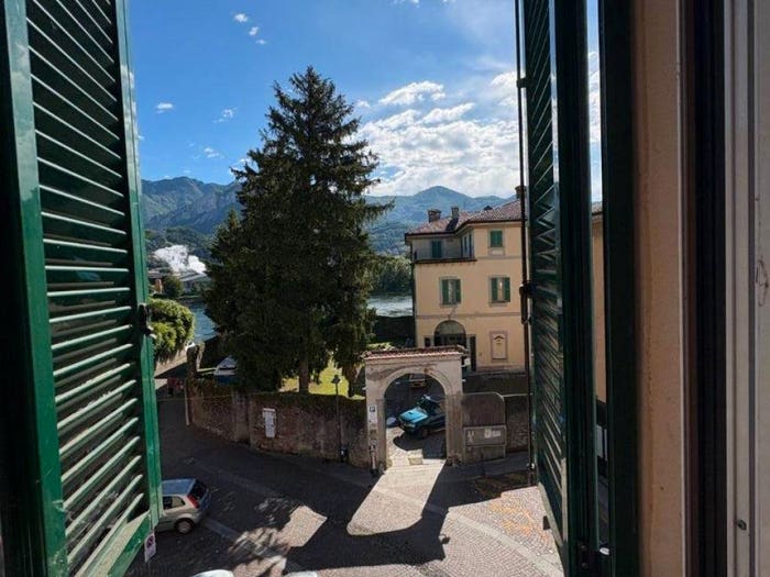Appartamento trilocale in vendita in Piazza Marchesi d'Adda, Olginate