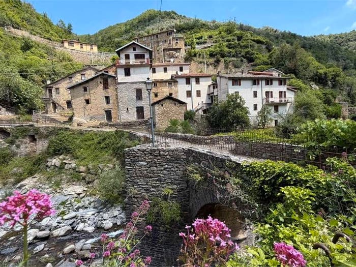 Casa con 6 locali in vendita in Via Borghetto, Lavina, Rezzo