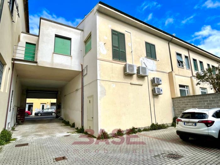 Appartamento con 6 locali in vendita in Corso Giacomo Matteotti, Cecina Centro, Cecina