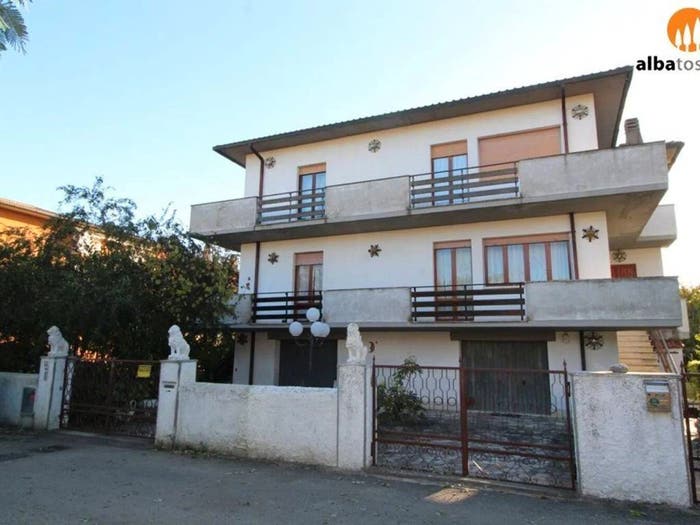 Casa con 6 locali in vendita in Via Grosseto, Grilli, Gavorrano
