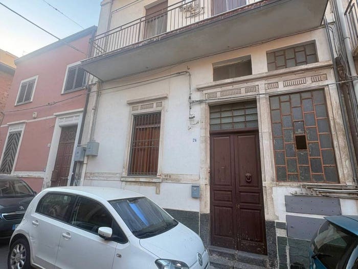Appartamento trilocale in vendita in Via Savoia, Borgo, Catania