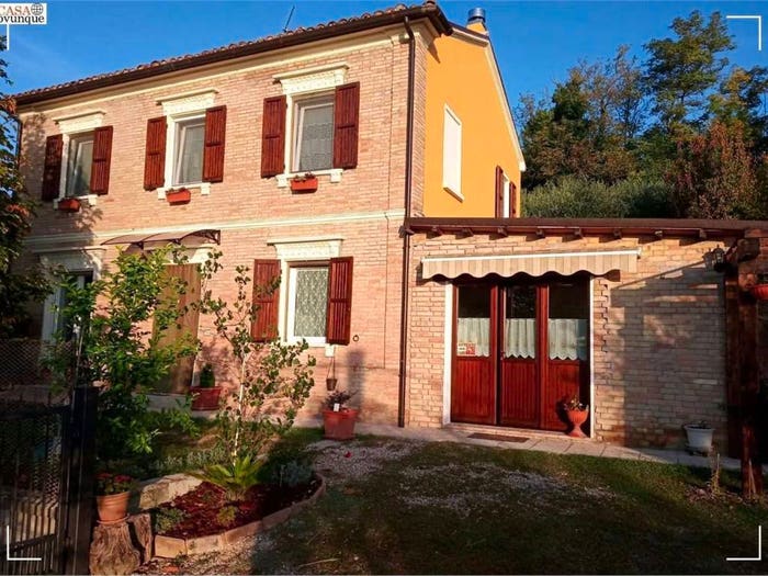 Casa con 6 locali in vendita in Montegiano, Mombaroccio