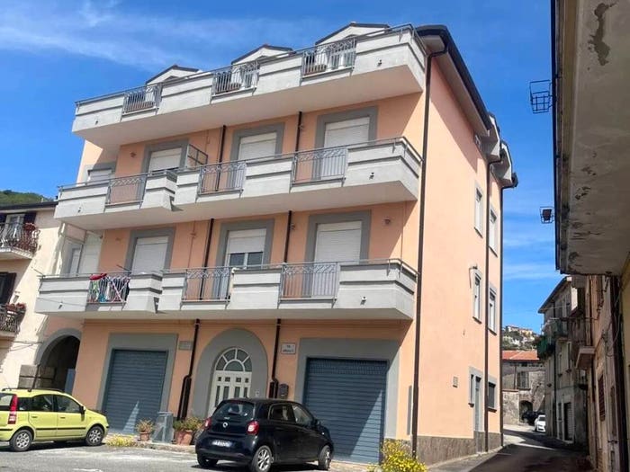 Appartamento trilocale in vendita in Via San Leonardo, Roccamonfina