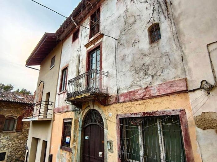 Casa con 6 locali in vendita in Via Antonio Locatelli, Centro, Bagnatica