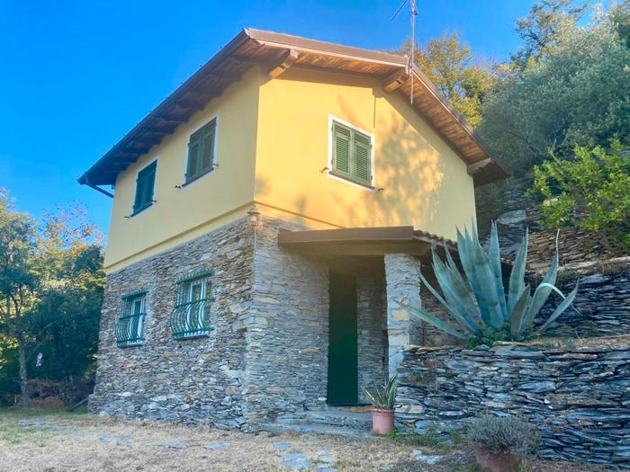 Casa trilocale in vendita in Testana, Avegno
