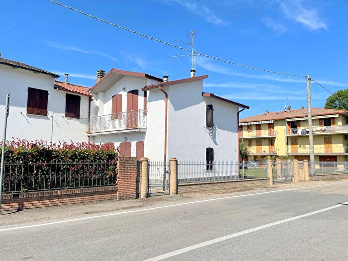 Casa trilocale in vendita in Costiera, Forli'