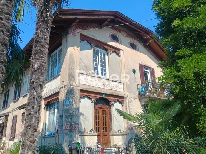 Casa con 6 locali in vendita in Via Giuseppe Mazzini, Comerio