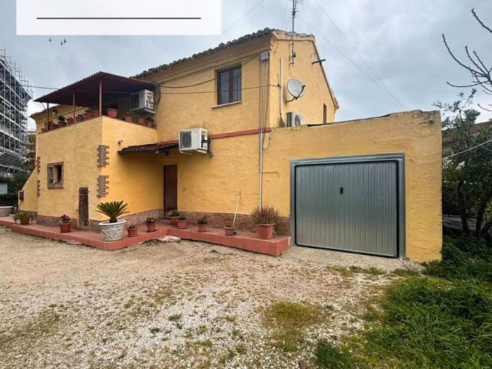Casa con 6 locali in vendita in Via Senna, Villa Carmine, Montesilvano