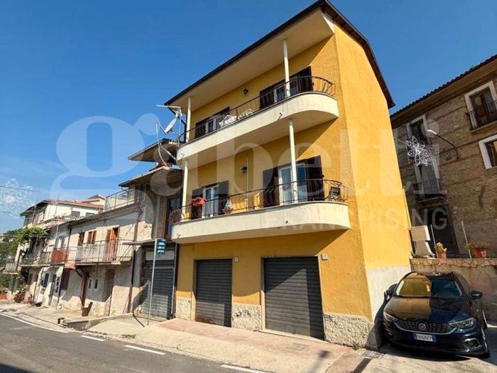 Casa con 6 locali in vendita in via sabotino, San Agapito San Salvatore, Fiamignano