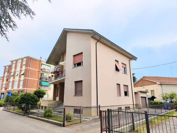 Appartamento con 5 locali in vendita in Via Giacomo Leopardi, Centro, Collecchio