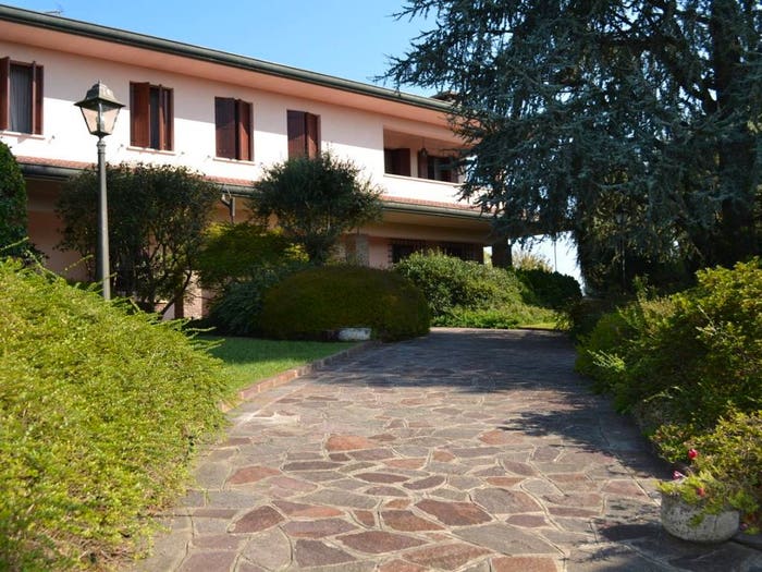 Casa con 6 locali in vendita in Via Walter Tobagi, Centro, Ceregnano