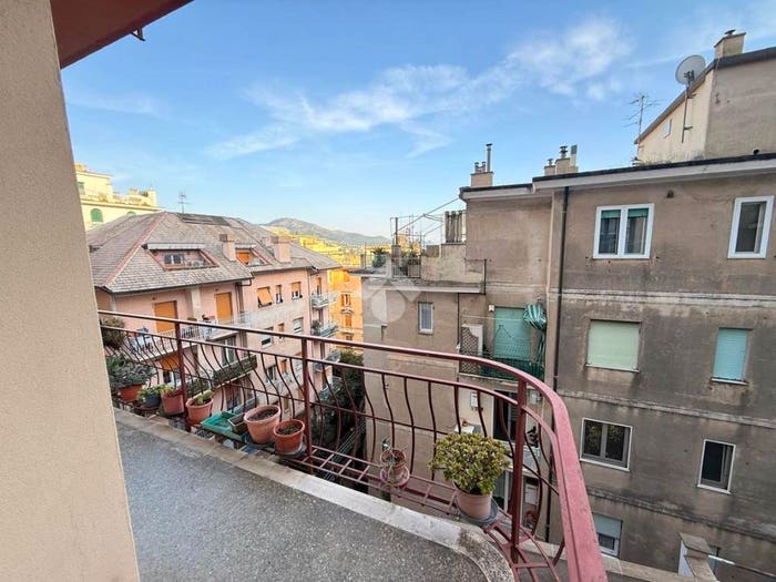 Appartamento quadrilocale in vendita in Via Cesare Cabella, Castelletto, Genova