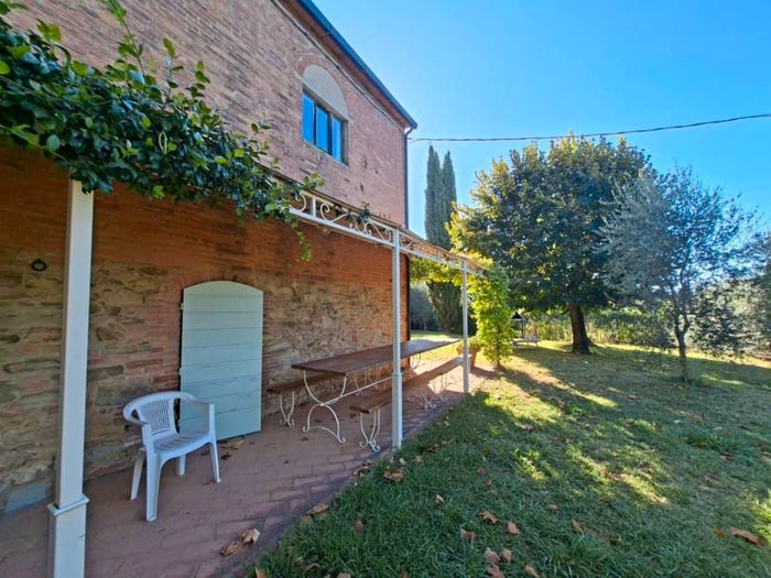 Casa con 6 locali in vendita in Fabbrica, Peccioli