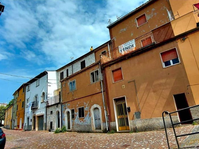 Casa quadrilocale in vendita in Via Marconi, Pescolanciano