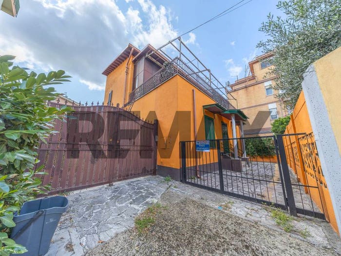 Appartamento trilocale in vendita in Viale Della Repubblica, Santa Maria delle Mole, Marino