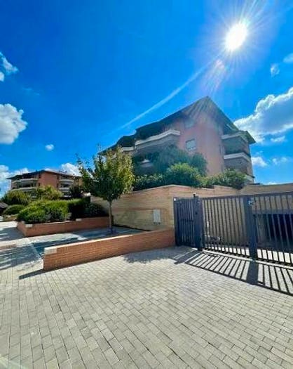Appartamento trilocale in vendita in Via Lina Bo Bardi, Pisana Bravetta, Roma
