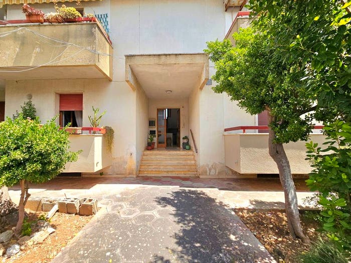 Appartamento con 6 locali in vendita in Via Marche, PresicceAcquarica