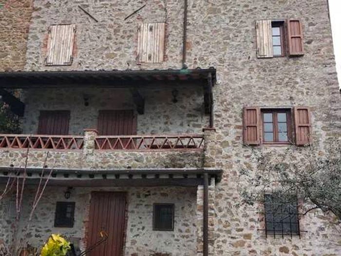 Casa con 6 locali in vendita in Pedona, Camaiore Paese, Camaiore