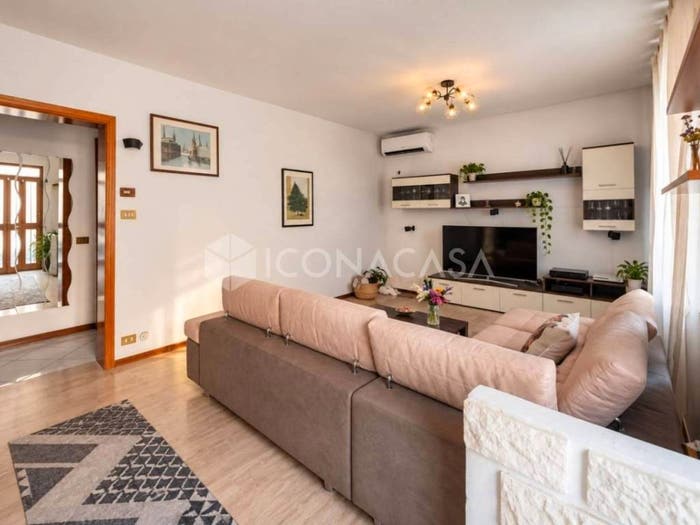 Casa quadrilocale in vendita in Via Legnone, Robecco Bettola, Cinisello Balsamo