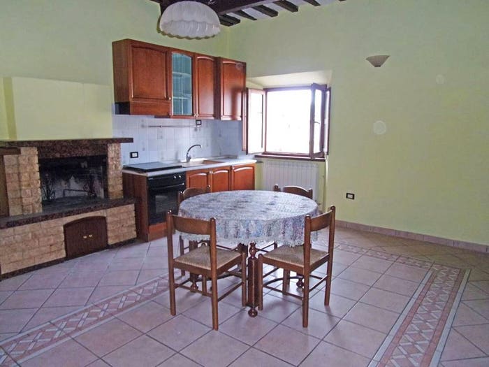 Appartamento trilocale in vendita in Area Residenziale Centro Storico Cagli, Centro, Cagli