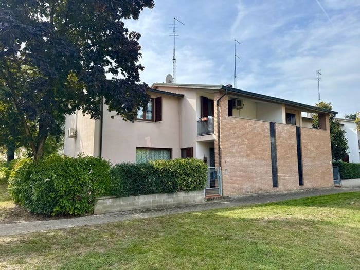 Casa con 6 locali in vendita in Via Monte Borgognone, Corcagnano, Parma