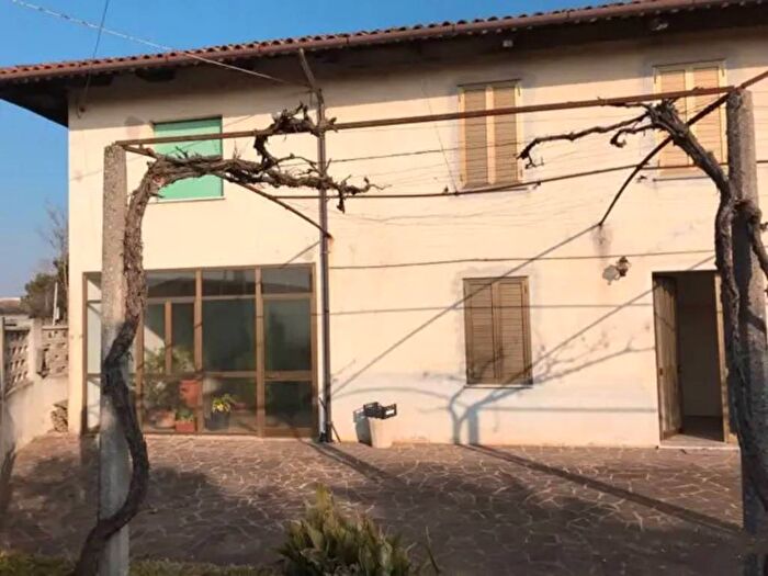 Casa quadrilocale in vendita in via della Roggia, Basaldella, Campoformido